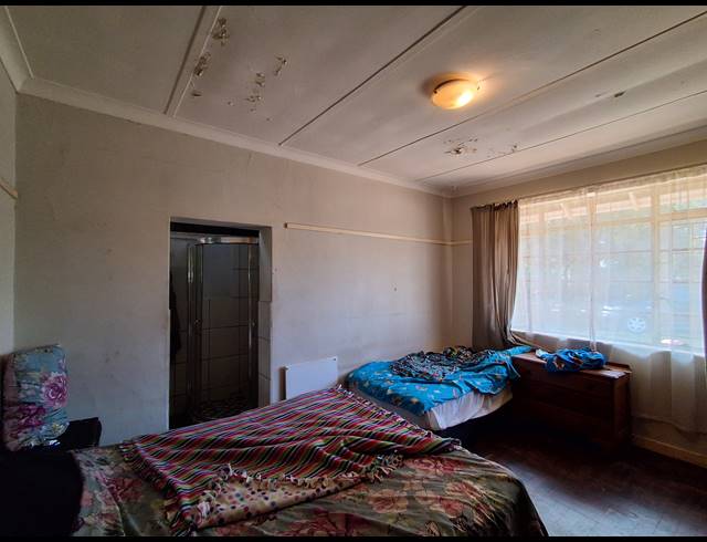 3 BEDROOM FREESTANDING FOR SALE IN STILFONTEIN EXT 3